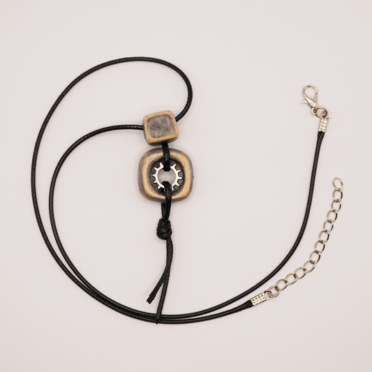 Retro Ceramic Gear Necklace – Antique, Industrial Style