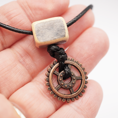 Retro Ceramic Gear Necklace – Antique Style
