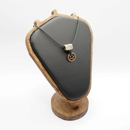 Retro Ceramic Gear Necklace – Antique Style