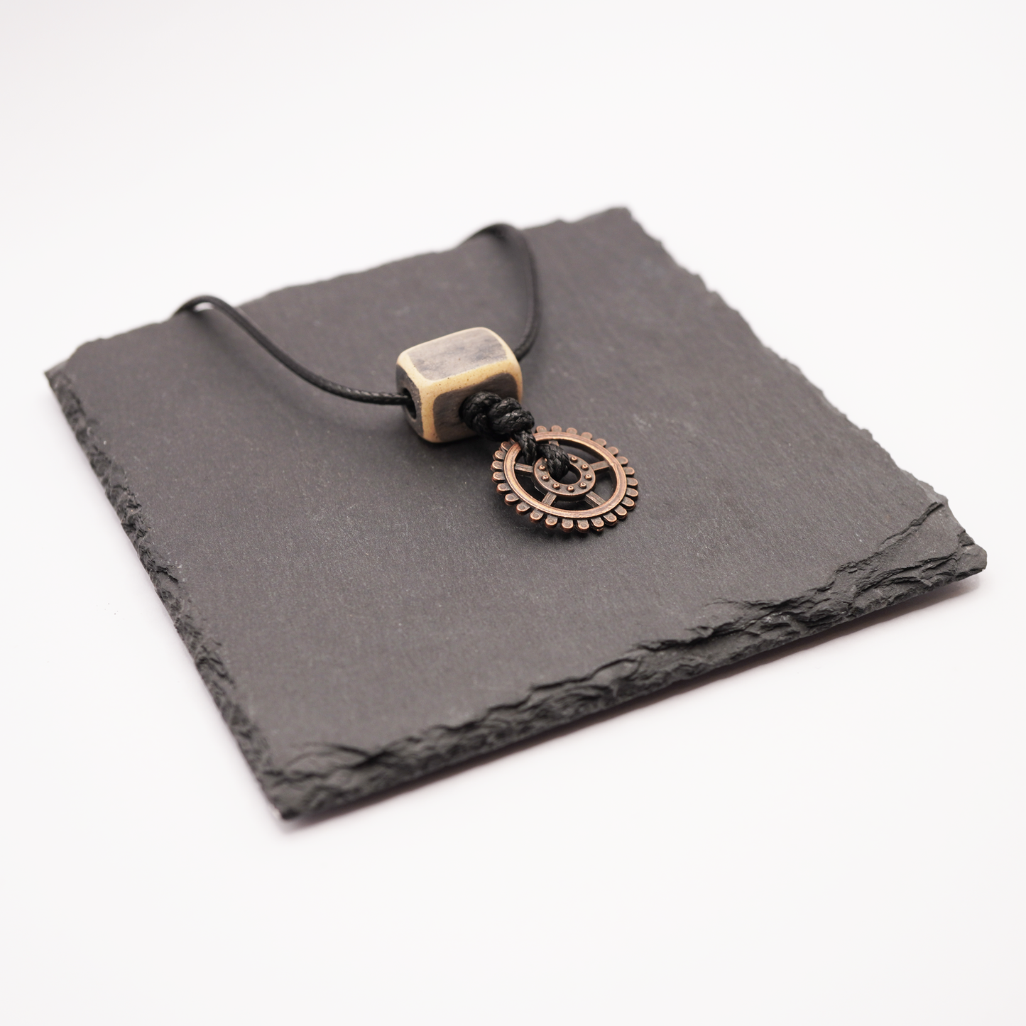 Retro Ceramic Gear Necklace – Antique Style