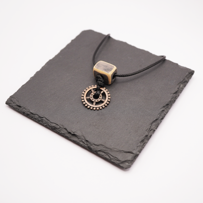Retro Ceramic Gear Necklace – Antique Style