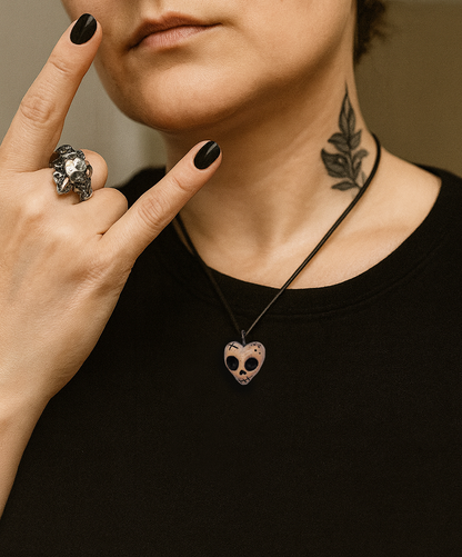 Mini Ceramic Necklace – Heart Skull