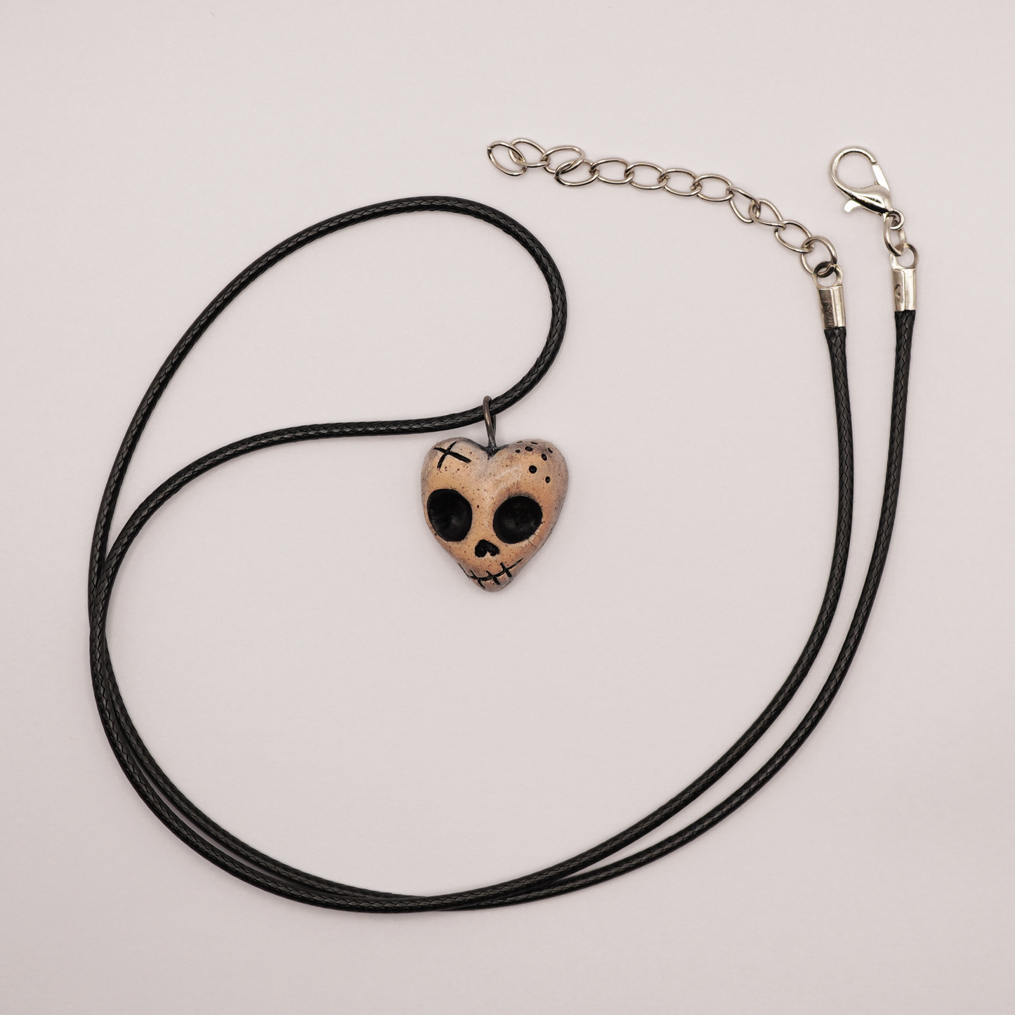 Mini Ceramic Necklace – Heart Skull