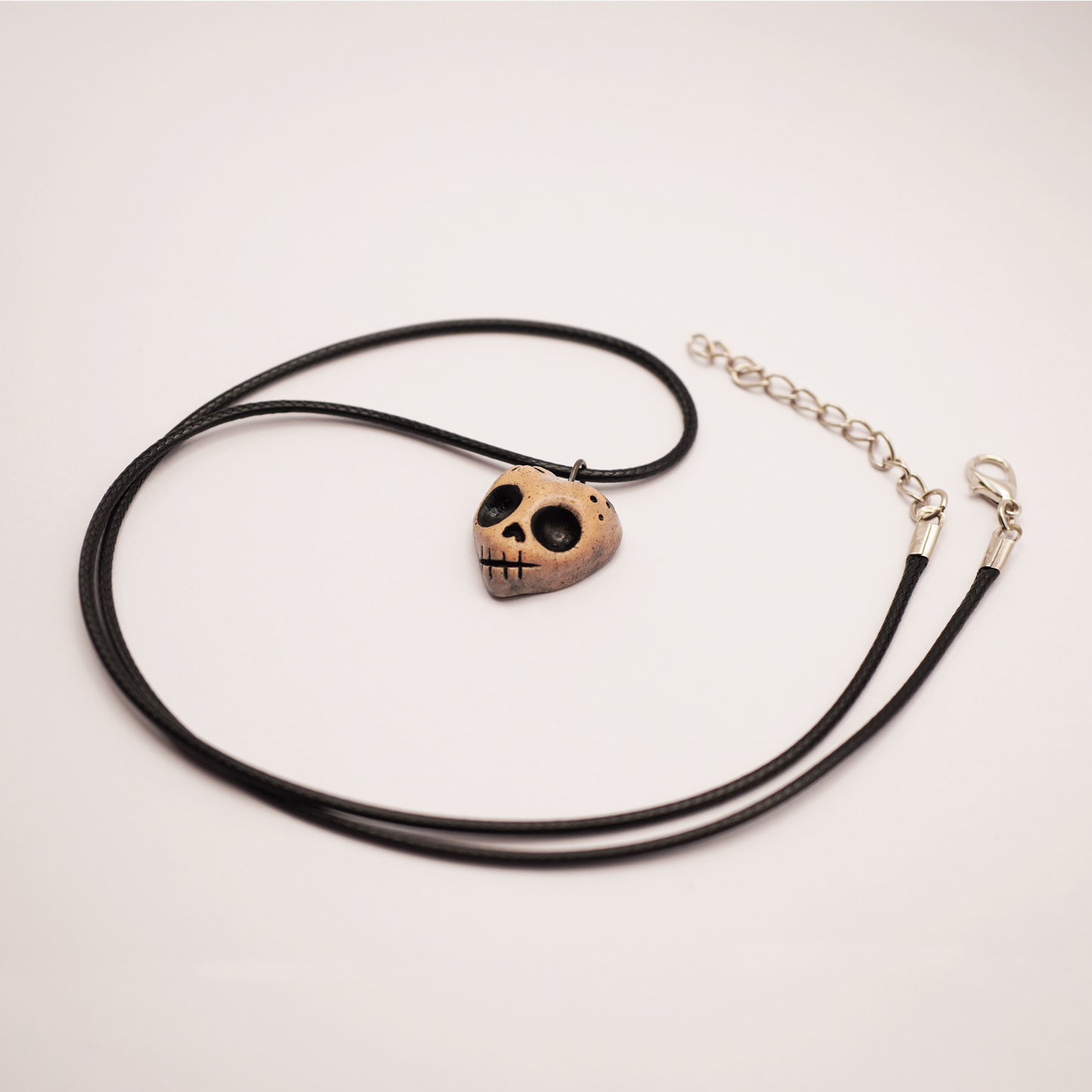 Mini Ceramic Necklace – Heart Skull