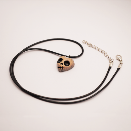 Mini Ceramic Necklace – Heart Skull