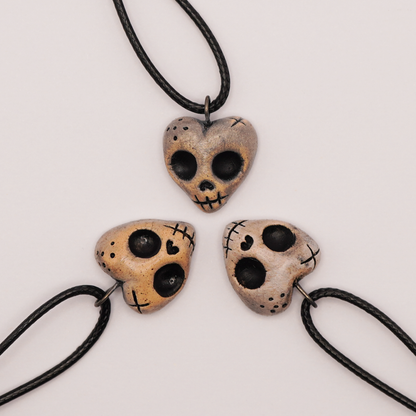 Mini Ceramic Necklace – Heart Skull