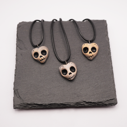 Mini Ceramic Necklace – Heart Skull