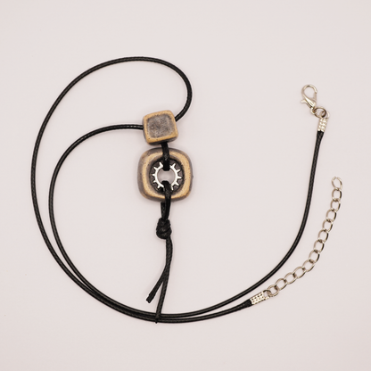 Retro Ceramic Gear Necklace – Antique, Industrial Style