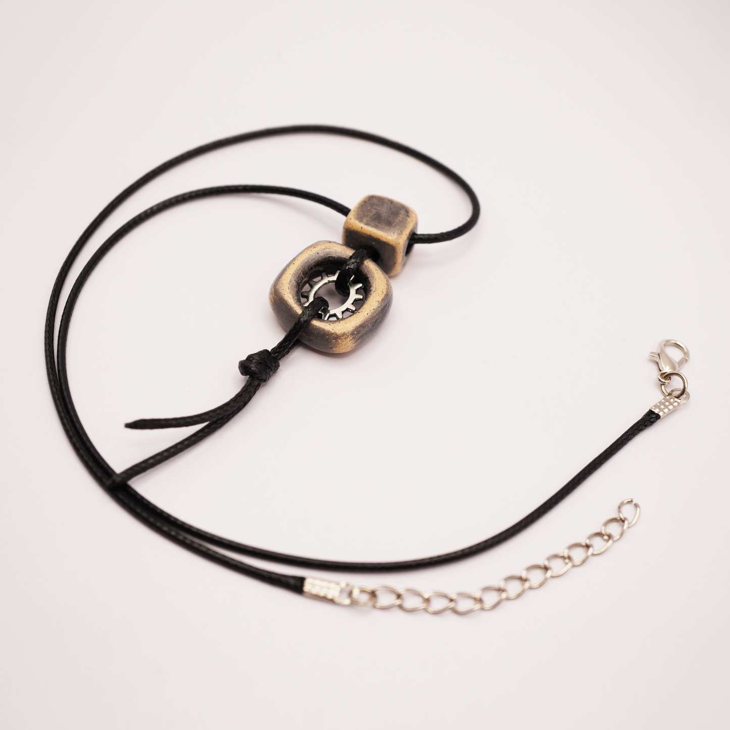 Retro Ceramic Gear Necklace – Antique, Industrial Style