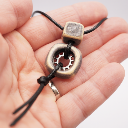 Retro Ceramic Gear Necklace – Antique, Industrial Style