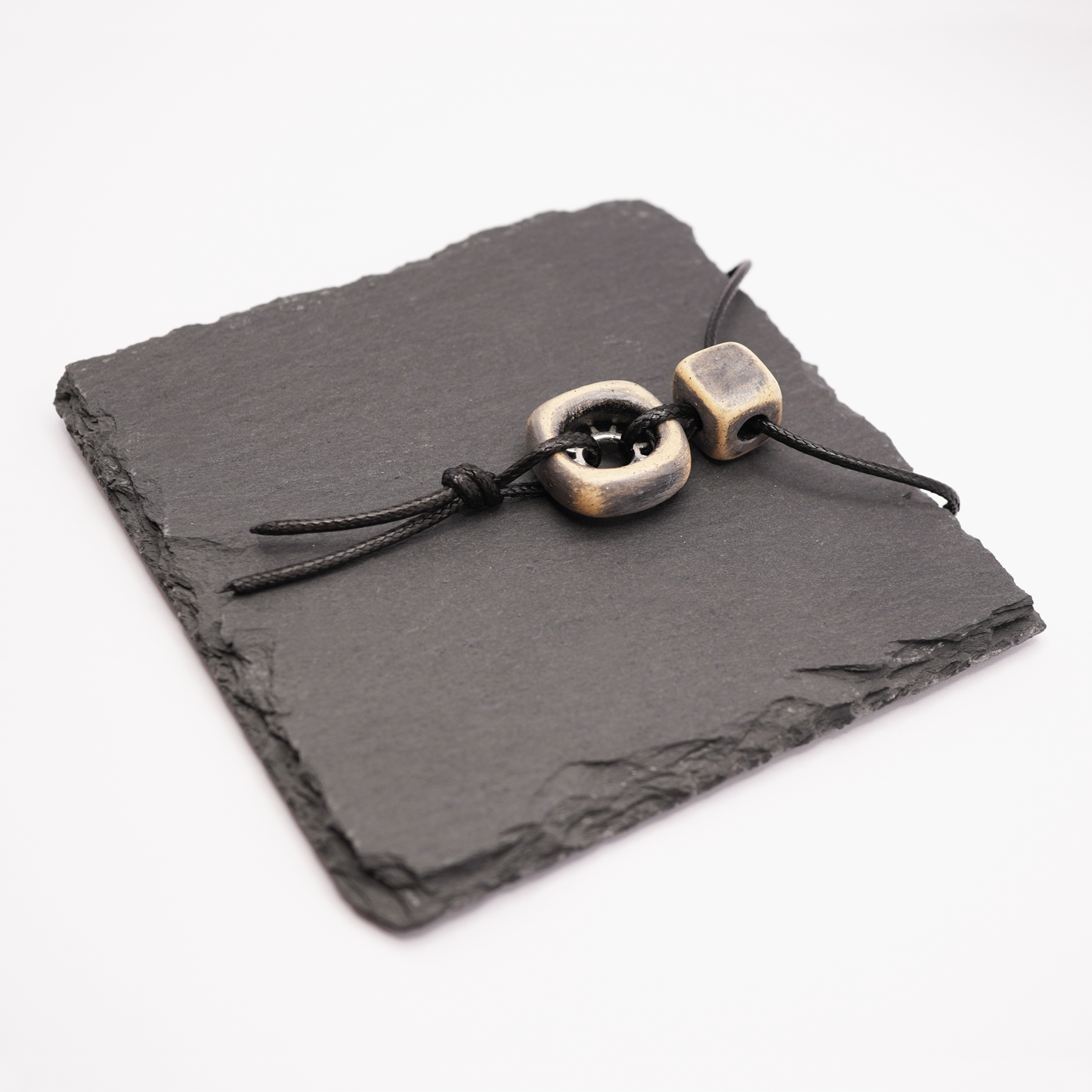 Retro Ceramic Gear Necklace – Antique, Industrial Style