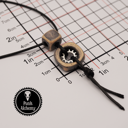 Retro Ceramic Gear Necklace – Antique, Industrial Style
