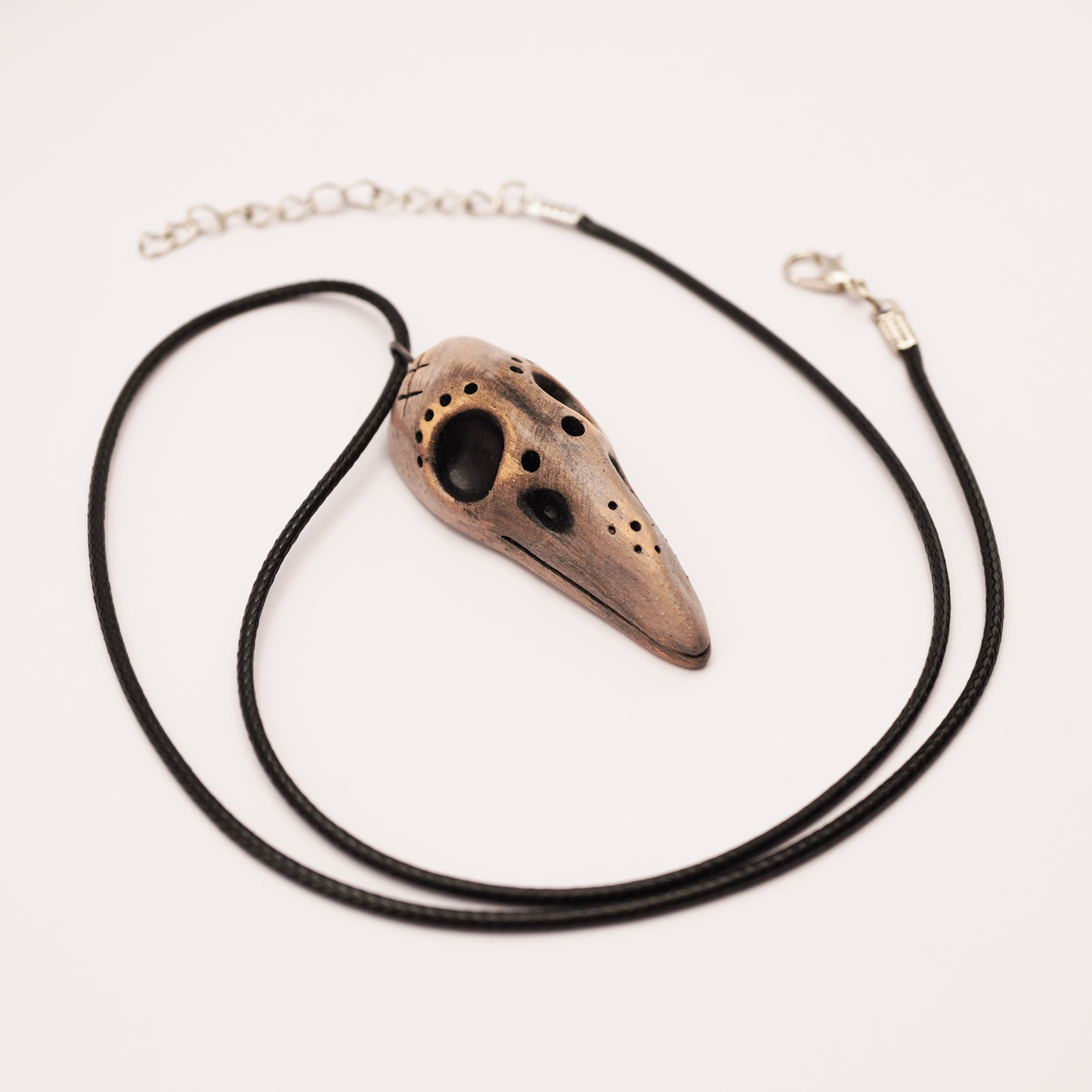 Ceramic Necklace – Raven Skull