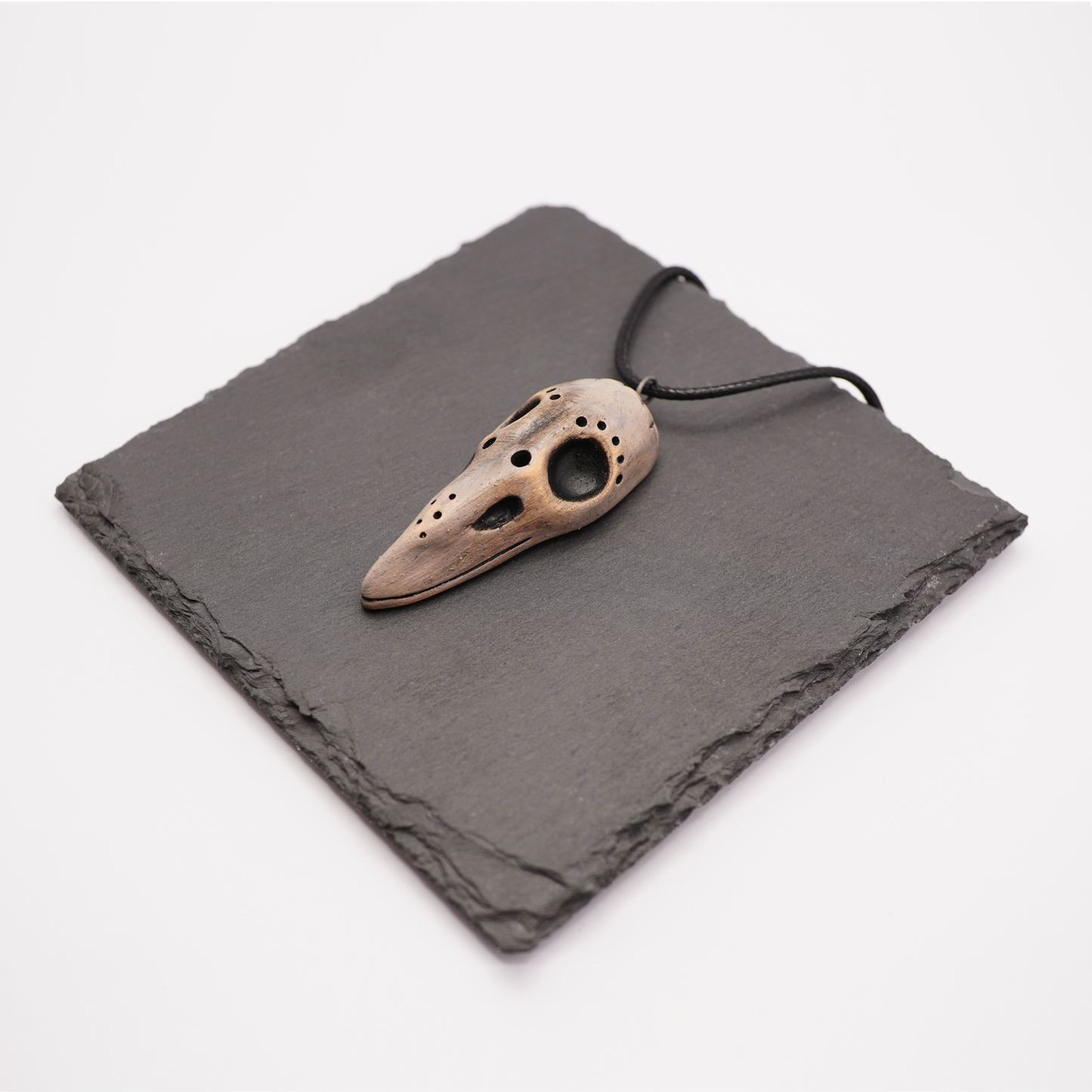 Ceramic Necklace – Raven Skull