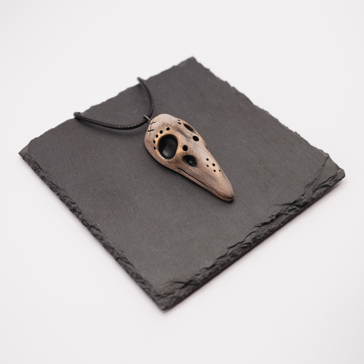 Ceramic Necklace – Raven Skull